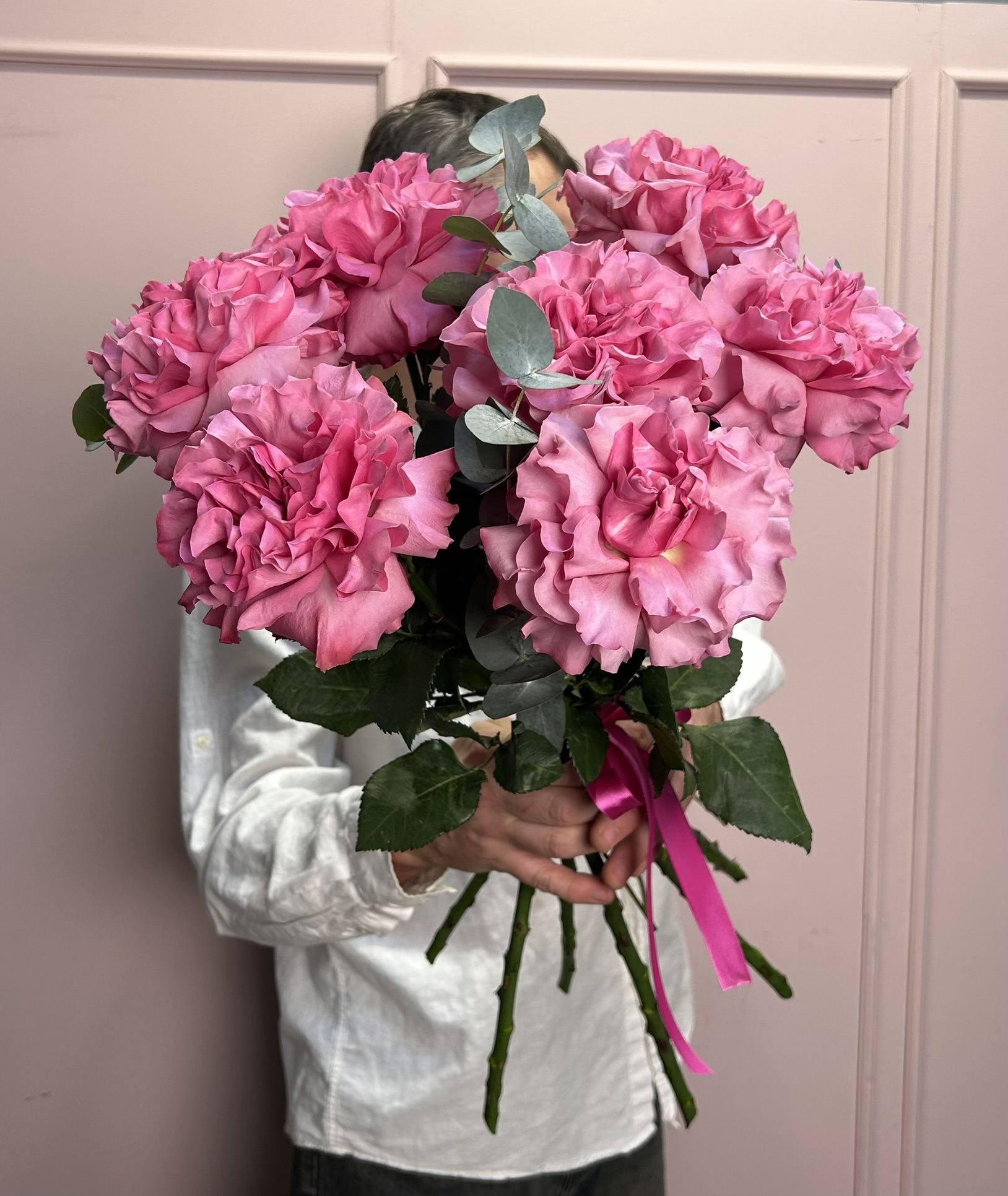 картинка Моно букет из 7 пионовидных роз от Мадам Москвичка