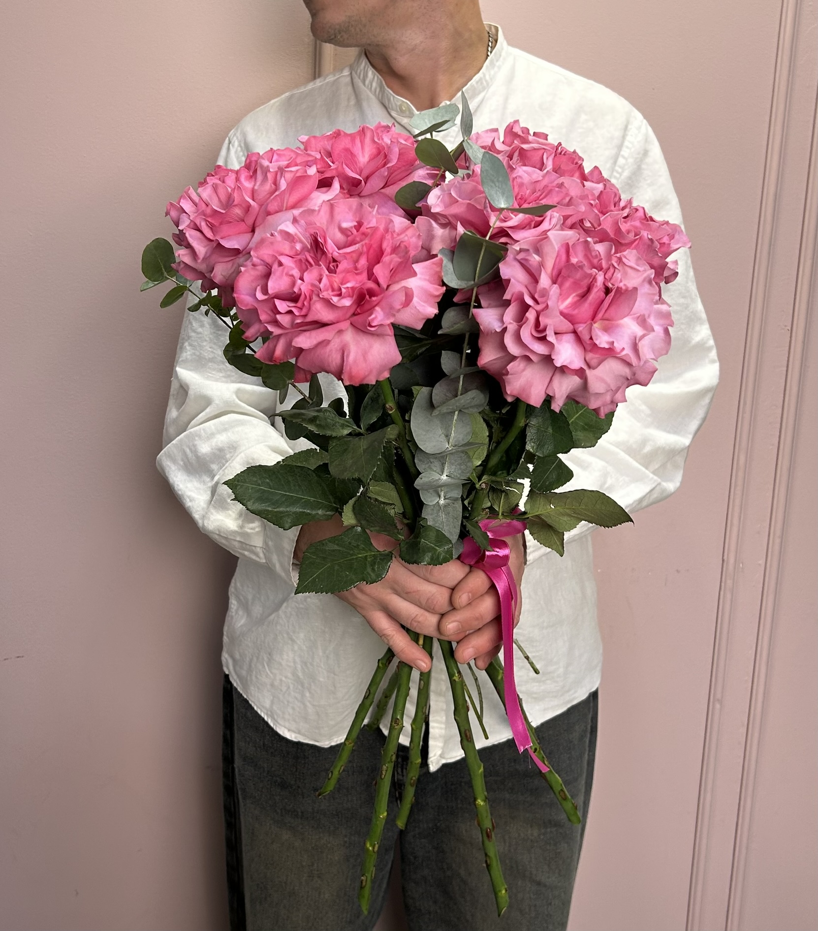 картинка Моно букет из 7 пионовидных роз от Мадам Москвичка