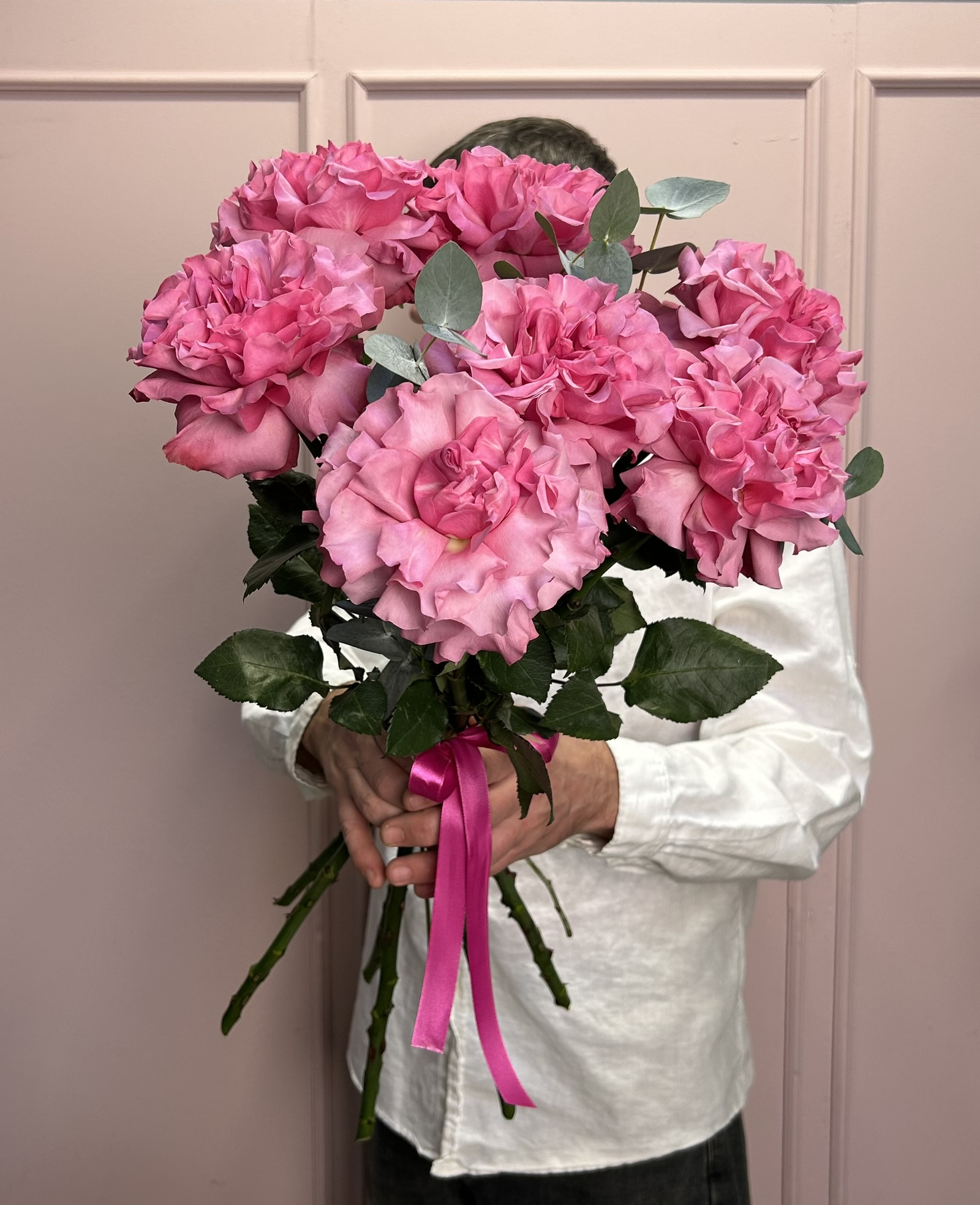 картинка Моно букет из 7 пионовидных роз от Мадам Москвичка