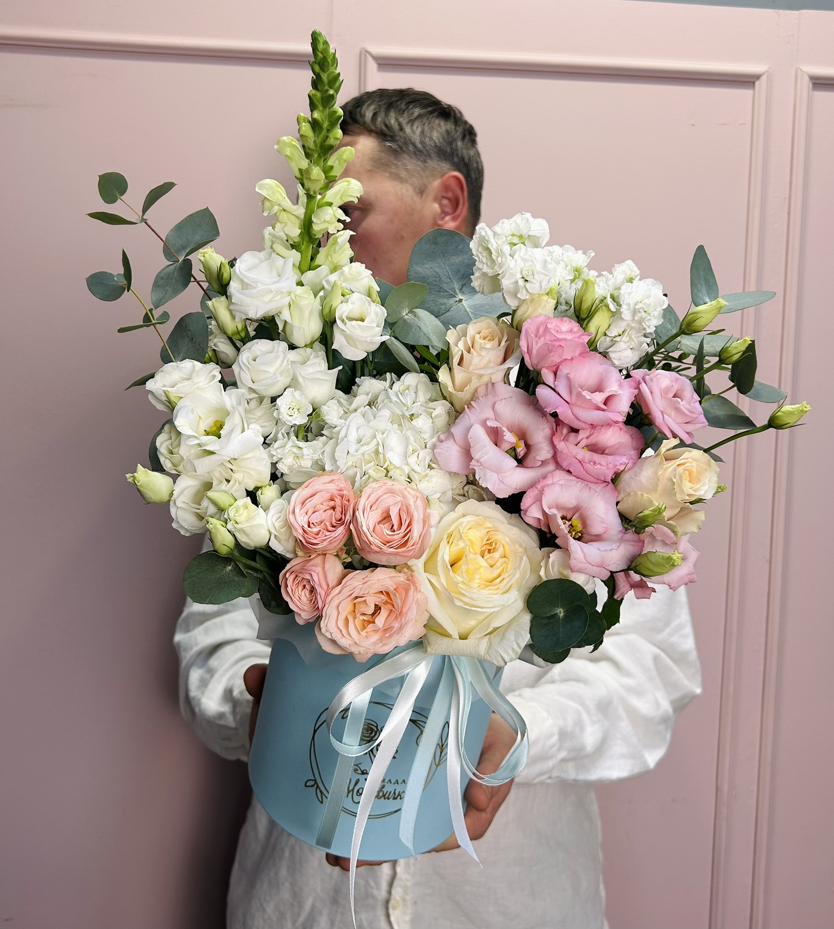 картинка Набор цветы и клубника шоколаде от Мадам Москвичка