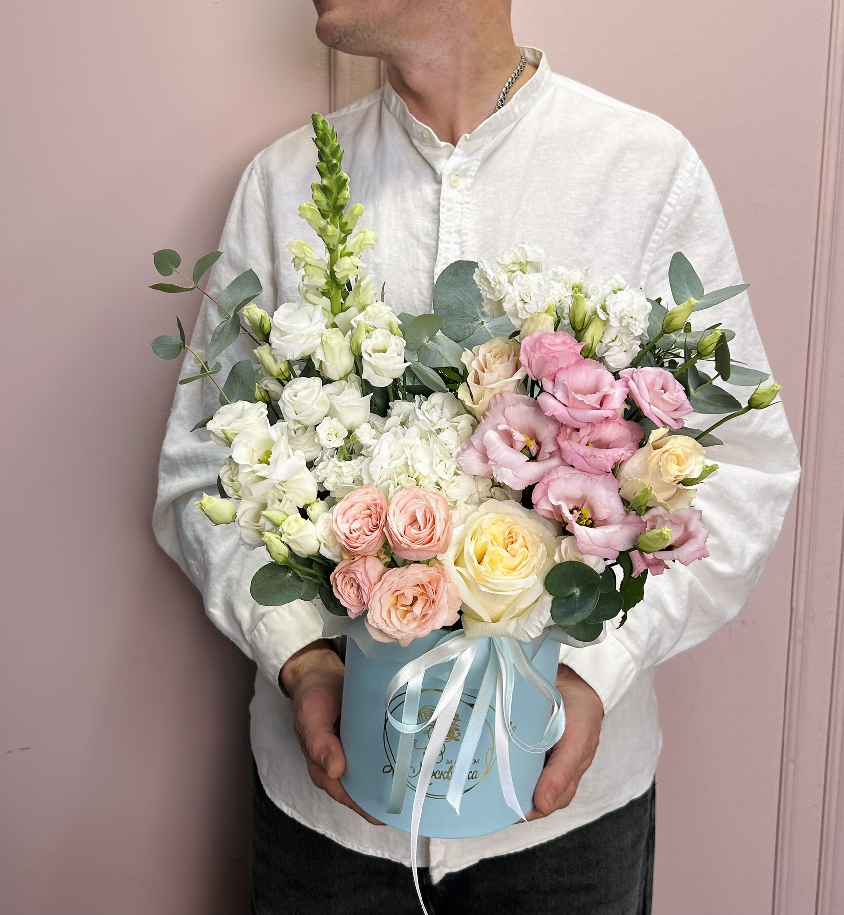 картинка Набор цветы и клубника шоколаде от Мадам Москвичка